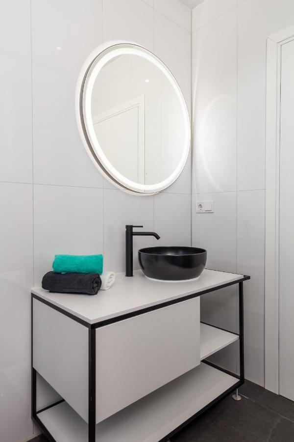 Rhea Apartment *